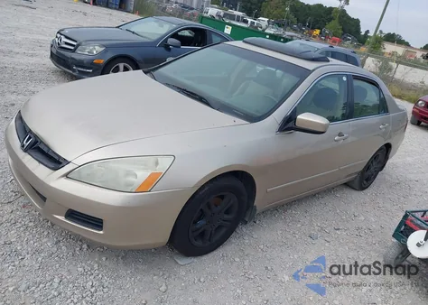 2007 Honda Accord 2.4 Ex z USA, uszkodzony, nr VIN 1HGCM56827A018260